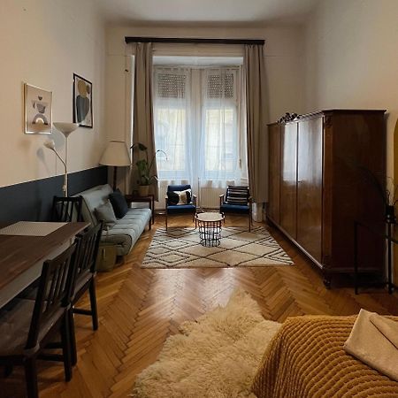 Rustic Apartment In Downtown Of Budapesta Exterior foto